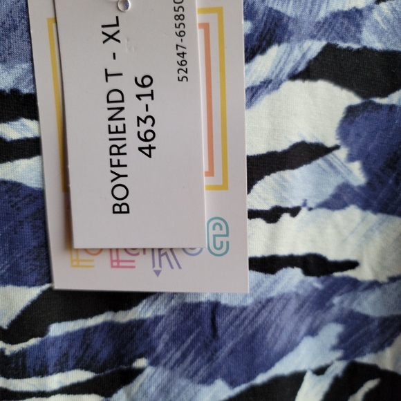 Lularoe Boyfriend T Top - Picture 2 of 3